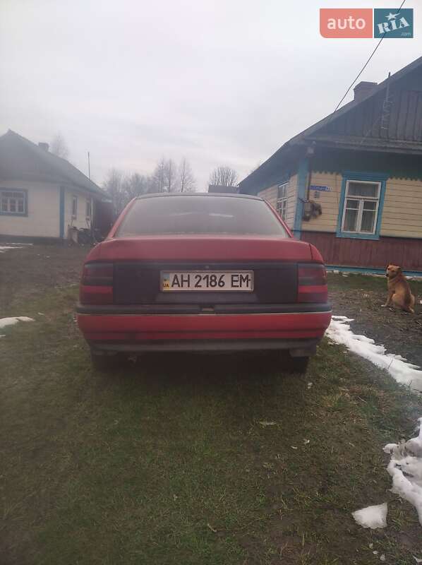 Седан Opel Vectra 1989 в Рокитному фото 2 Седан Opel Vectra 1989 в Рокитному