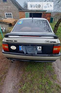 Седан Opel Vectra 1992 в Петрове