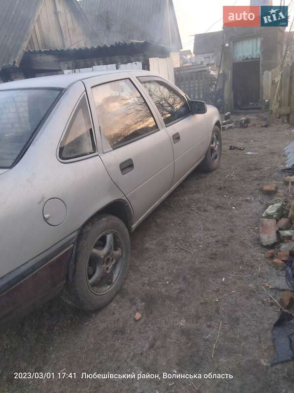 Седан Opel Vectra 1993 в Камені-Каширському