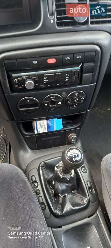 Седан Opel Vectra 2001 в Ужгороде