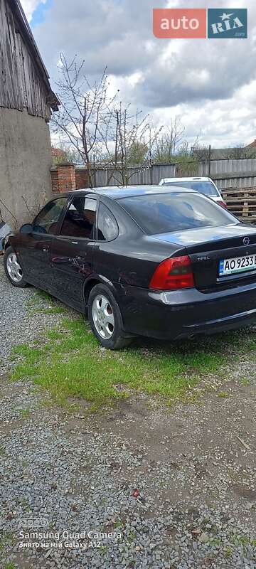 Седан Opel Vectra 2001 в Ужгороде