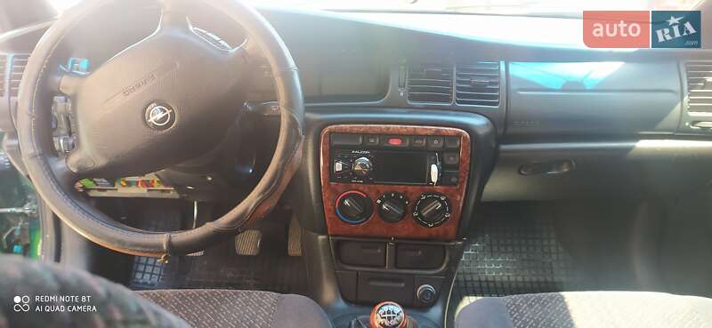 Седан Opel Vectra 1996 в Переяславі