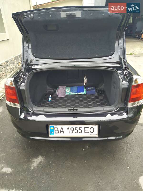 Седан Opel Vectra 2006 в Кропивницком