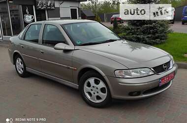 Седан Opel Vectra 1999 в Сарнах