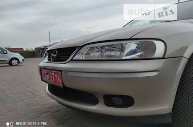 Седан Opel Vectra 1999 в Сарнах