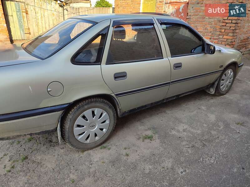 Седан Opel Vectra 1990 в Луцьку