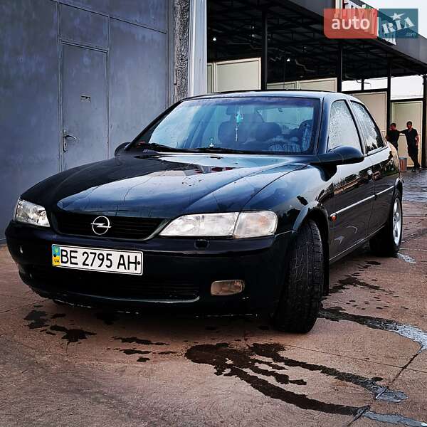 Седан Opel Vectra 1998 в Вознесенську