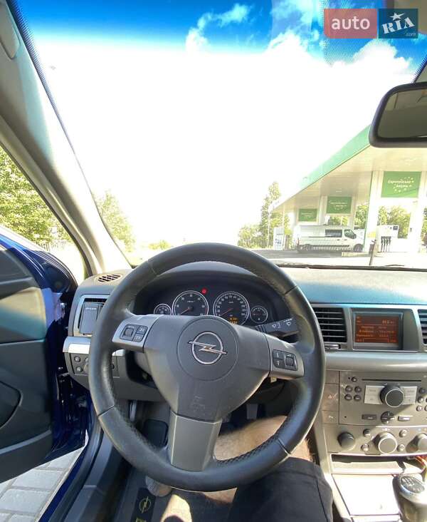 Универсал Opel Vectra 2008 в Нововолынске