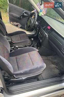 Седан Opel Vectra 2000 в 