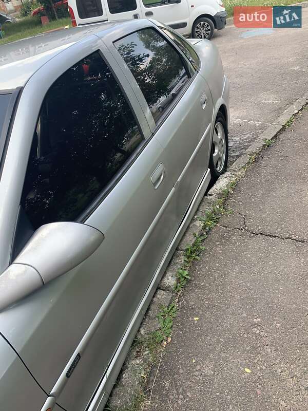 Седан Opel Vectra 2000 в Львове