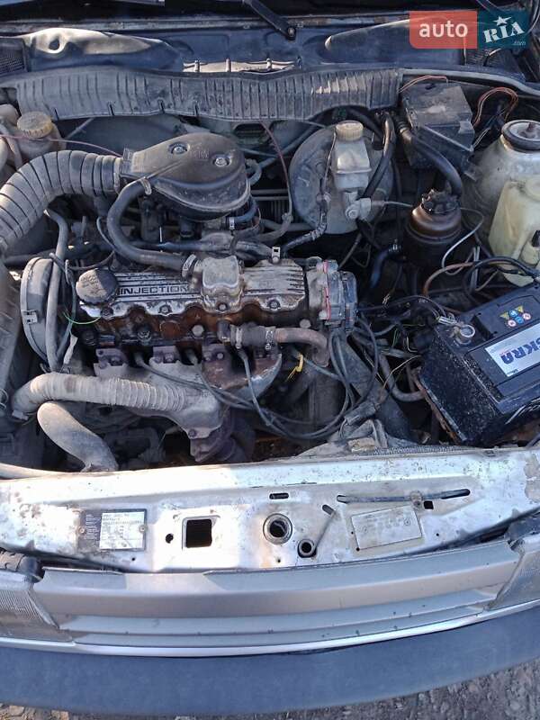 Седан Opel Vectra 1989 в Ивано-Франковске