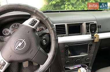 Лифтбек Opel Vectra 2005 в 
