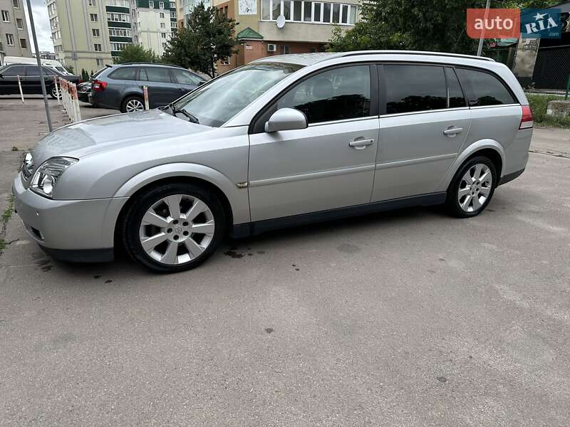 Универсал Opel Vectra 2004 в 
