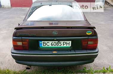 Седан Opel Vectra 1993 в Зборове