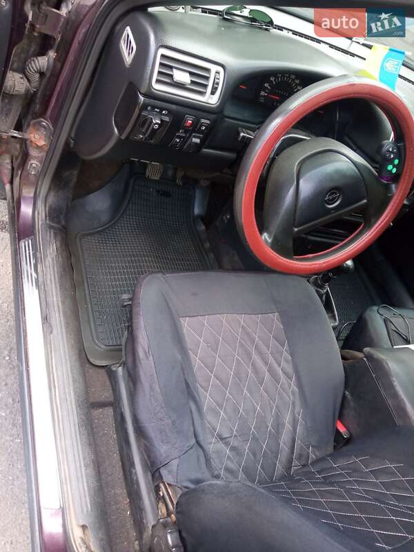 Седан Opel Vectra 1993 в Зборові