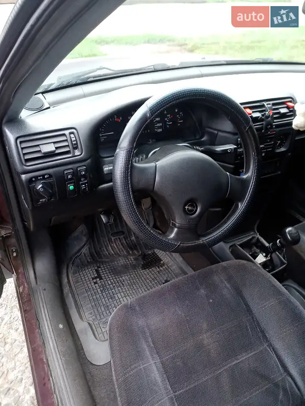 Opel Vectra 1989 VIN W0L000087K1102097 фото оголошення 6 з 48