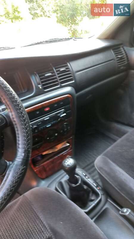 Седан Opel Vectra 2001 в Харькове