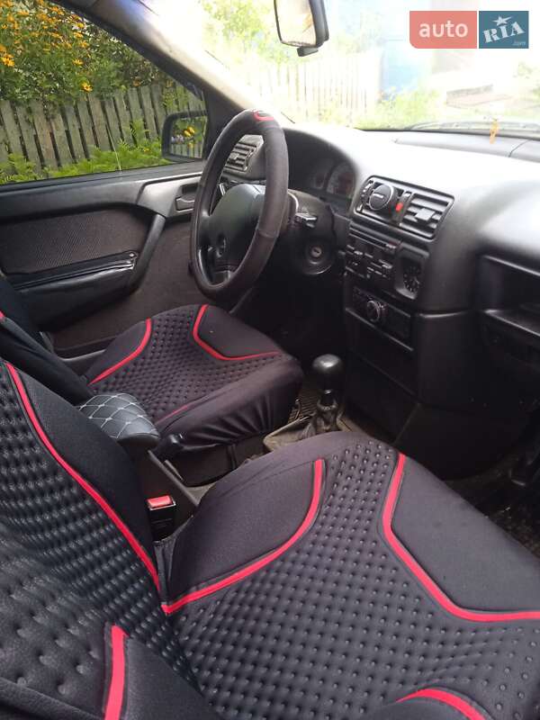 Седан Opel Vectra 1991 в Тростянці фото 11 Седан Opel Vectra 1991 в Тростянці