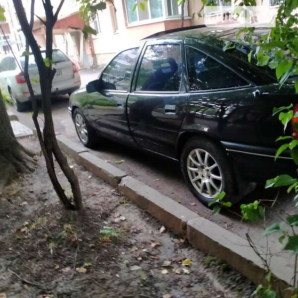 Седан Opel Vectra 1992 в Коломиї