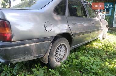 Седан Opel Vectra 1988 в Луцьку