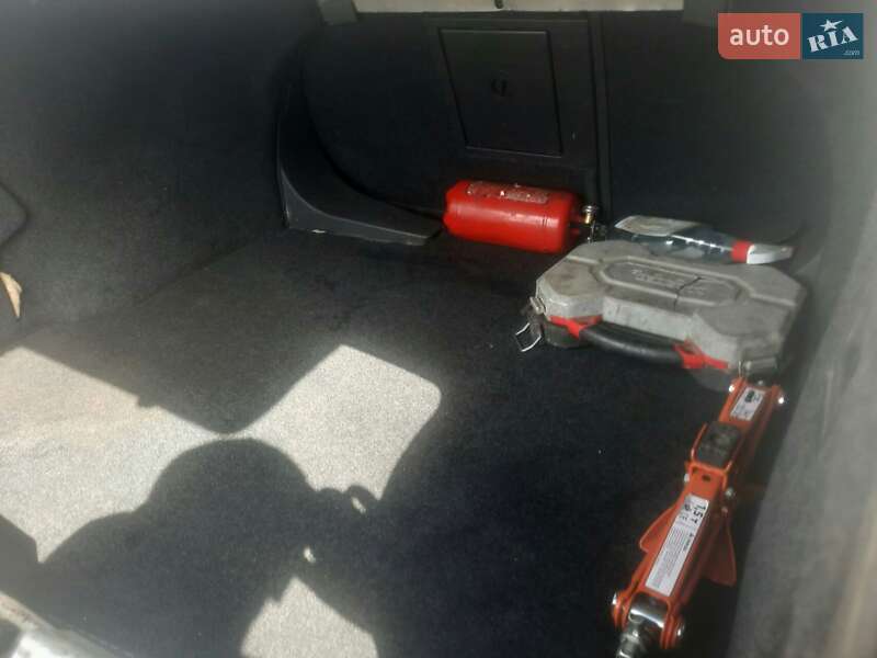 Седан Opel Vectra 2004 в Долині