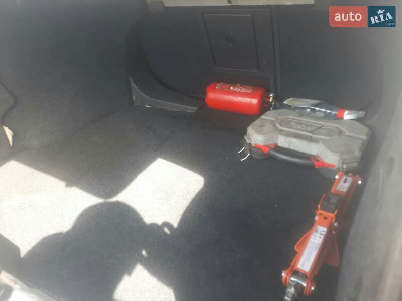 Седан Opel Vectra 2004 в Долині