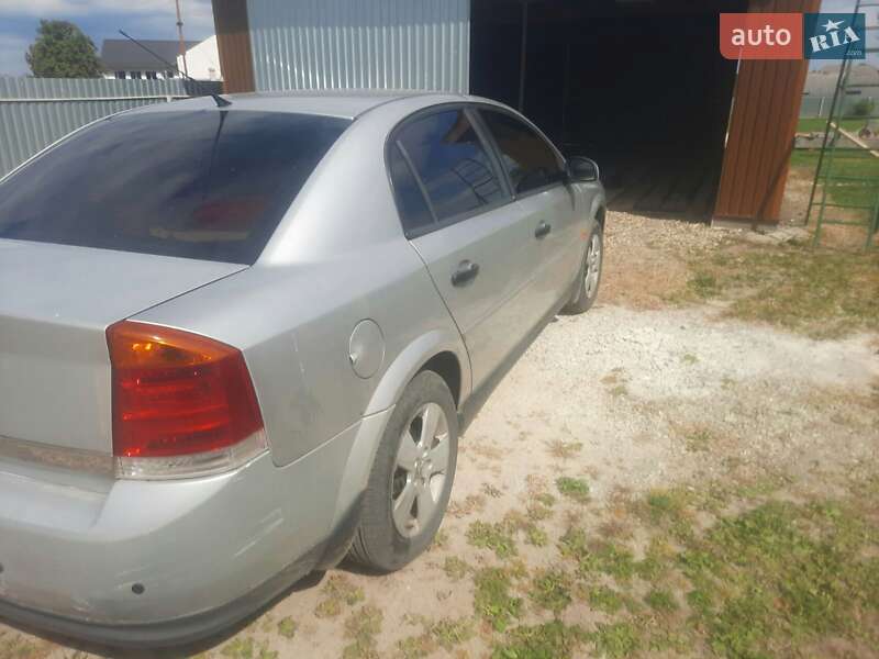 Седан Opel Vectra 2004 в Долині