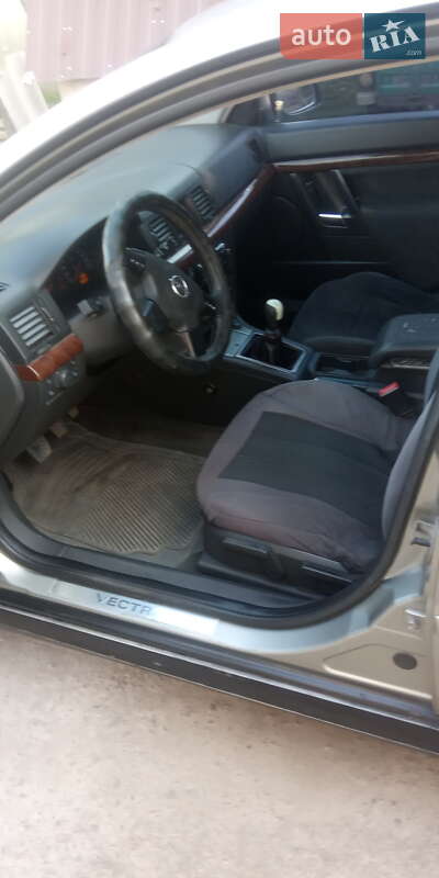 Седан Opel Vectra 2003 в Черняхове