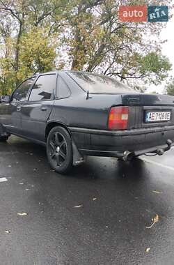 Седан Opel Vectra 1989 в Олександрії
