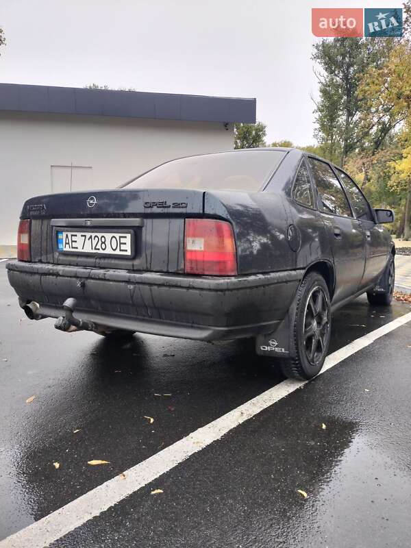 Седан Opel Vectra 1989 в Олександрії