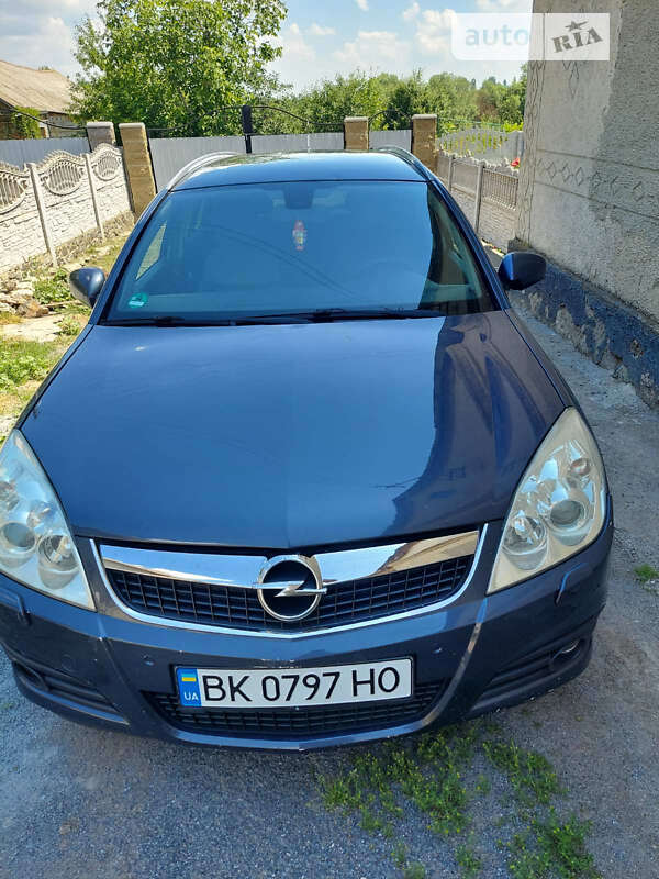 Універсал Opel Vectra 2006 в Рівному