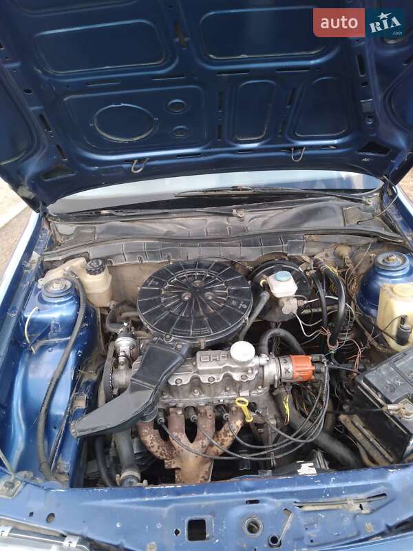 Седан Opel Vectra 1989 в Сарате