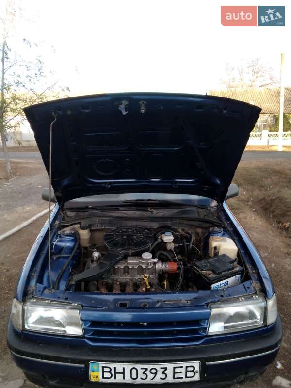 Седан Opel Vectra 1989 в Сарате