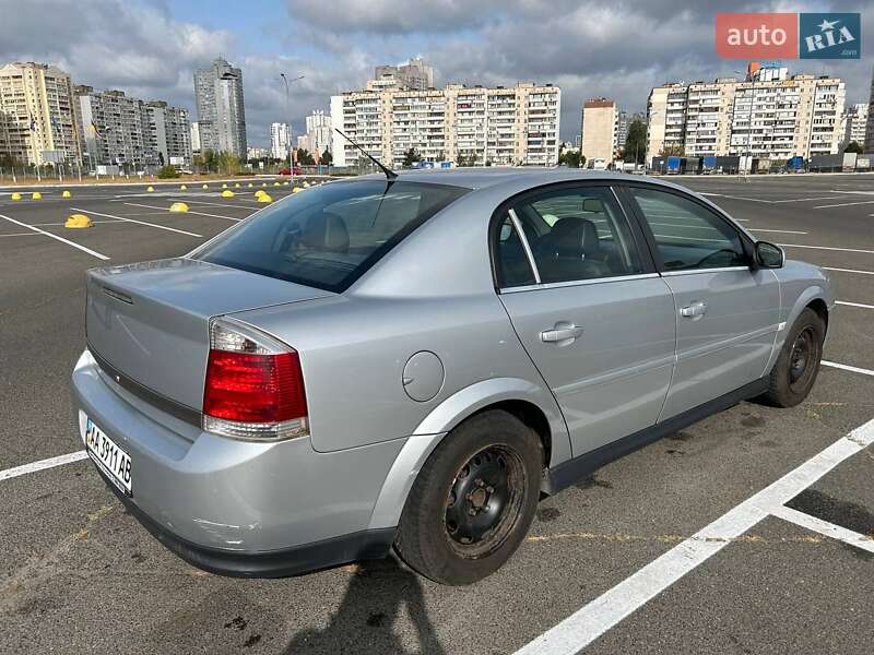 Седан Opel Vectra 2004 в Киеве