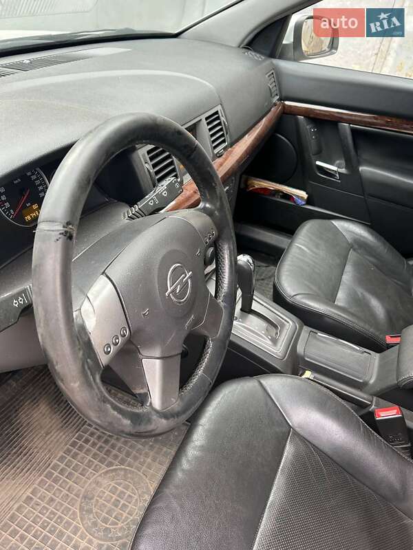 Седан Opel Vectra 2004 в Киеве