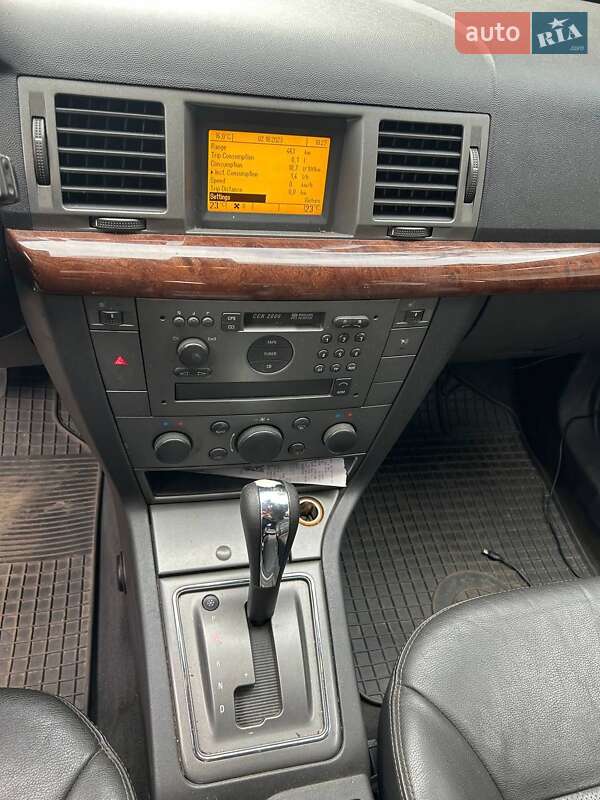 Седан Opel Vectra 2004 в Киеве