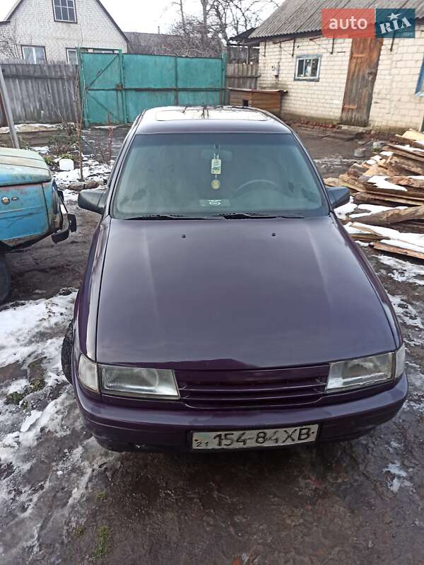 Седан Opel Vectra 1993 в Вовчанську