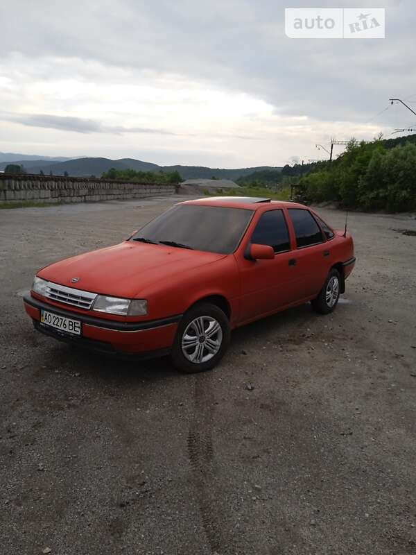 Седан Opel Vectra 1990 в Перечине
