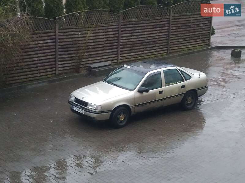 Седан Opel Vectra 1989 в Сокале