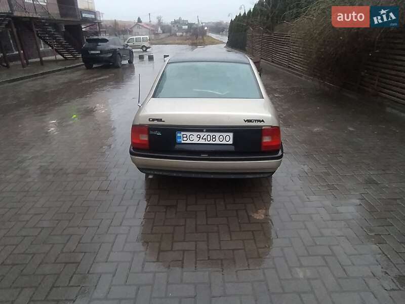 Седан Opel Vectra 1989 в Сокале