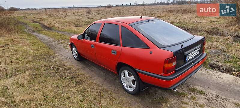 Седан Opel Vectra 1989 в Золочеві