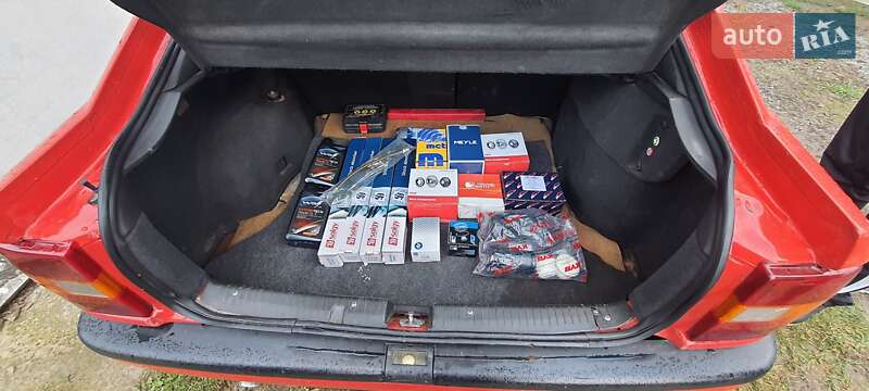 Седан Opel Vectra 1989 в Золочеві