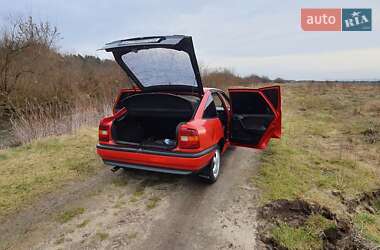 Седан Opel Vectra 1989 в Золочеві