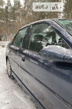 Седан Opel Vectra 2001 в 
