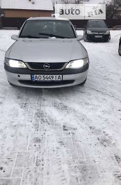 Седан Opel Vectra 1996 в Хусті