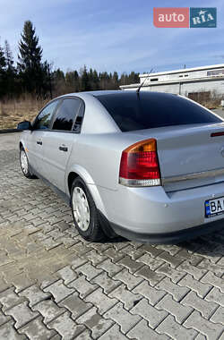 Седан Opel Vectra 2004 в Киеве