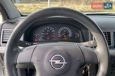 Седан Opel Vectra 2004 в 