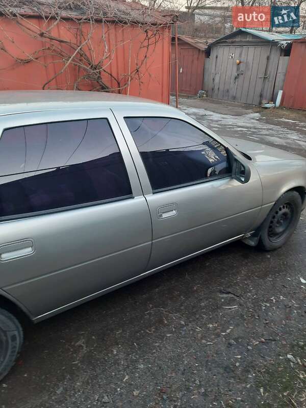 Седан Opel Vectra 1992 в Киеве