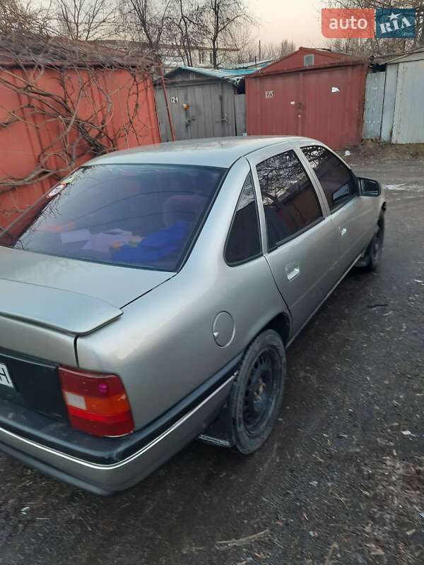 Седан Opel Vectra 1992 в Киеве