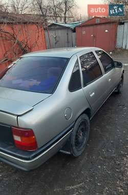 Седан Opel Vectra 1992 в Киеве